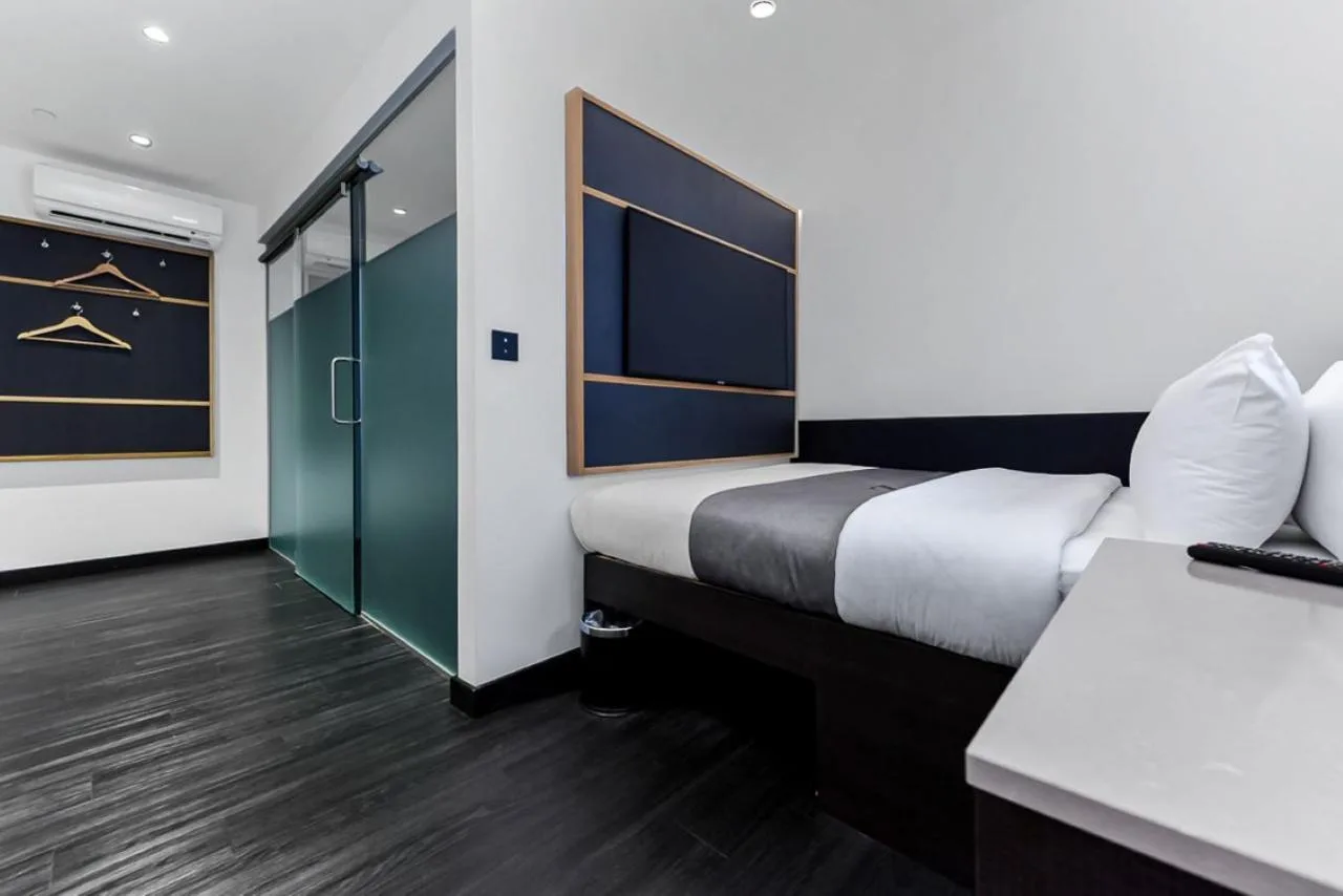 Queen Room - Disability Access